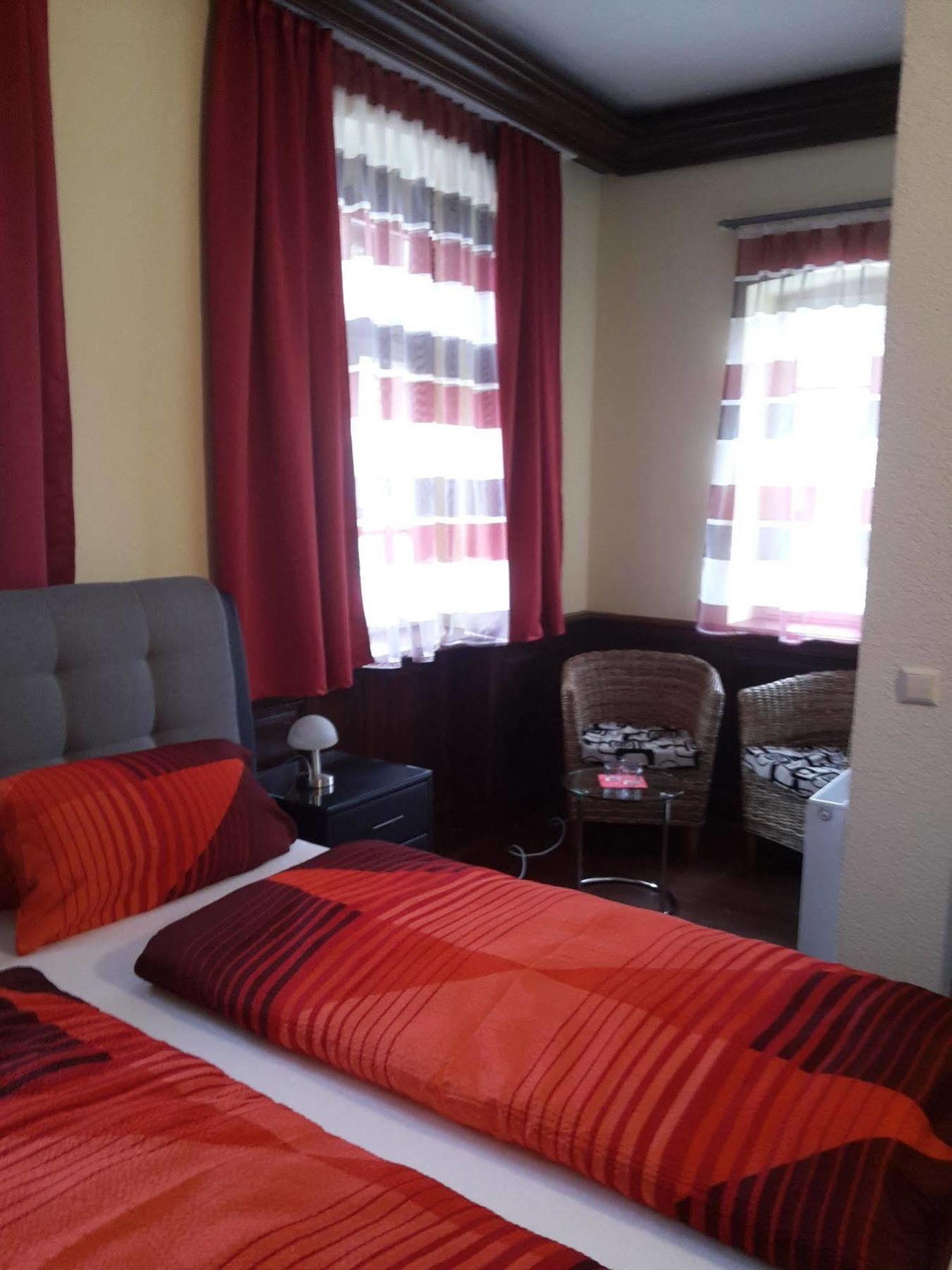Hotel Zum Schwanen Leimen  Exteriör bild